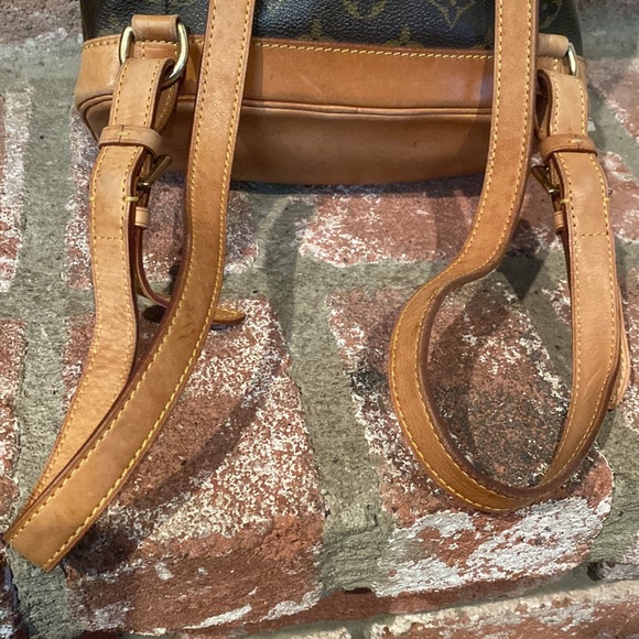Louis Vuitton Monogram Montsouris MM Backpack - Picture 13 of 15